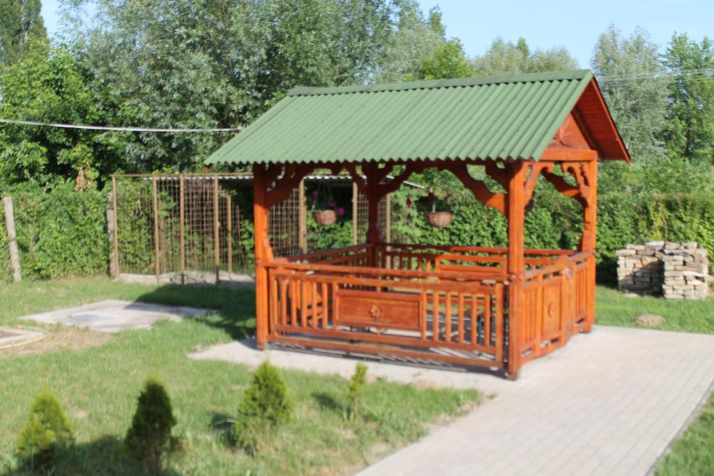 Nagybaracska Ponty-Poronty Vendeghaz酒店 外观 照片